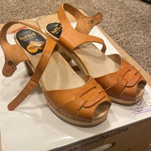 Swedish hasbeens leather strappy clog sandal size 37